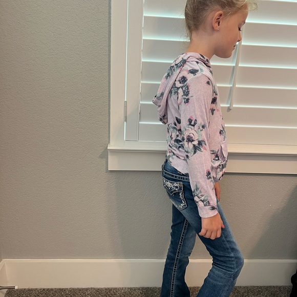 R & R floral sweater! - Picture 3 of 4